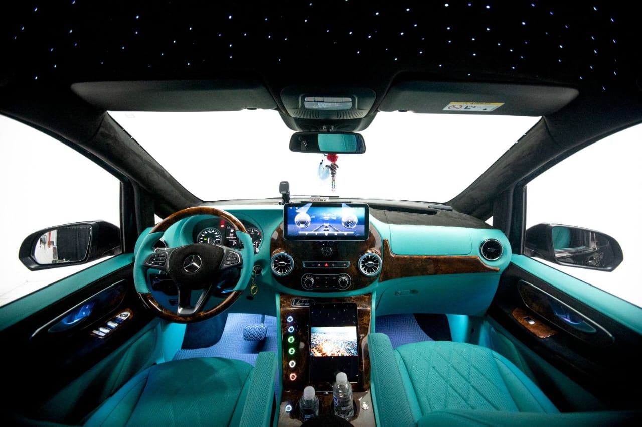 Mercedes Vito 4